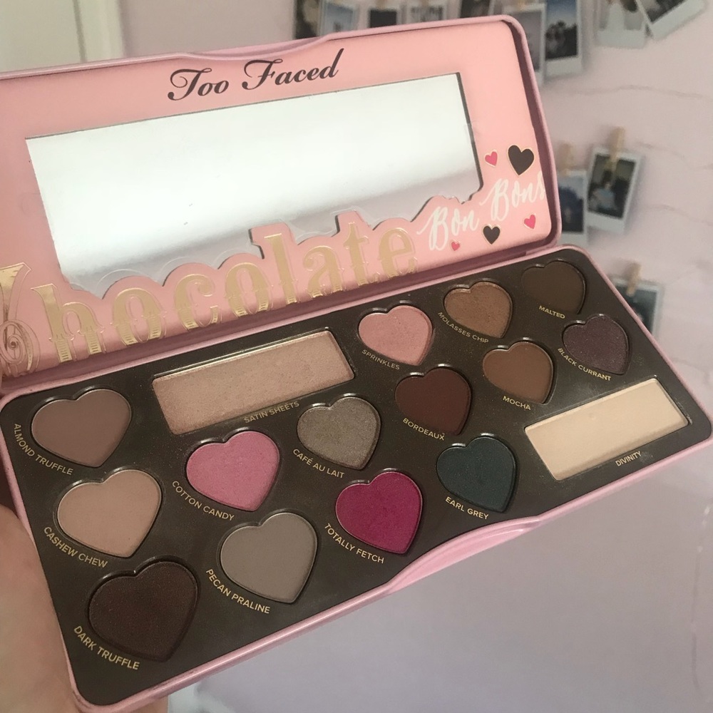 Chocolate bon bon palette 🎀 TOO FACED